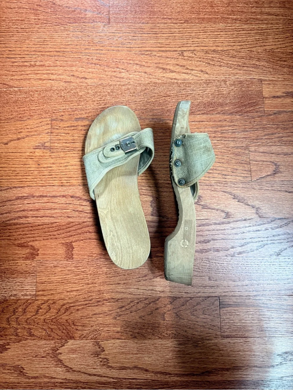 VINTAGE Dr. Scholl's Tan Slide Sandals with Buckle